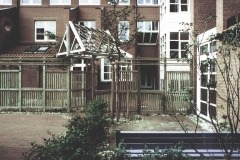 Kassel-Innenhof-Desaster-Pergola3AA